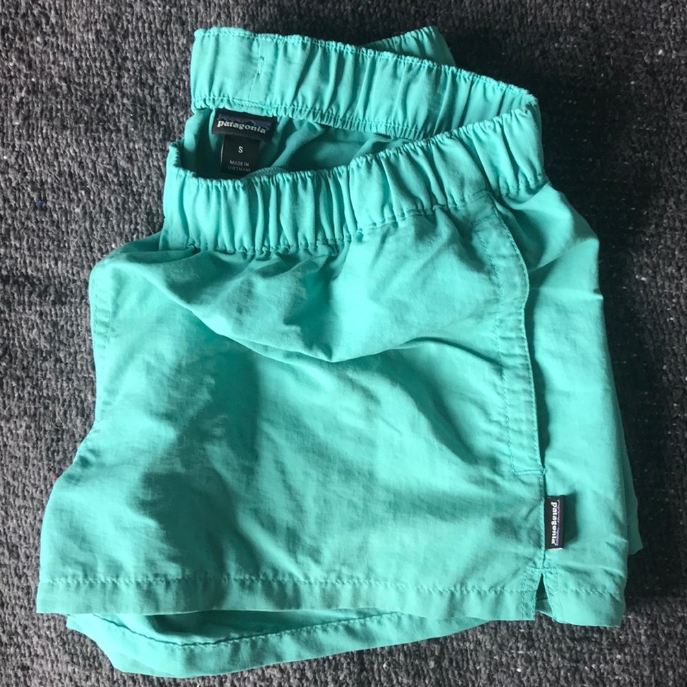 Patagonia Small barely baggies shorts